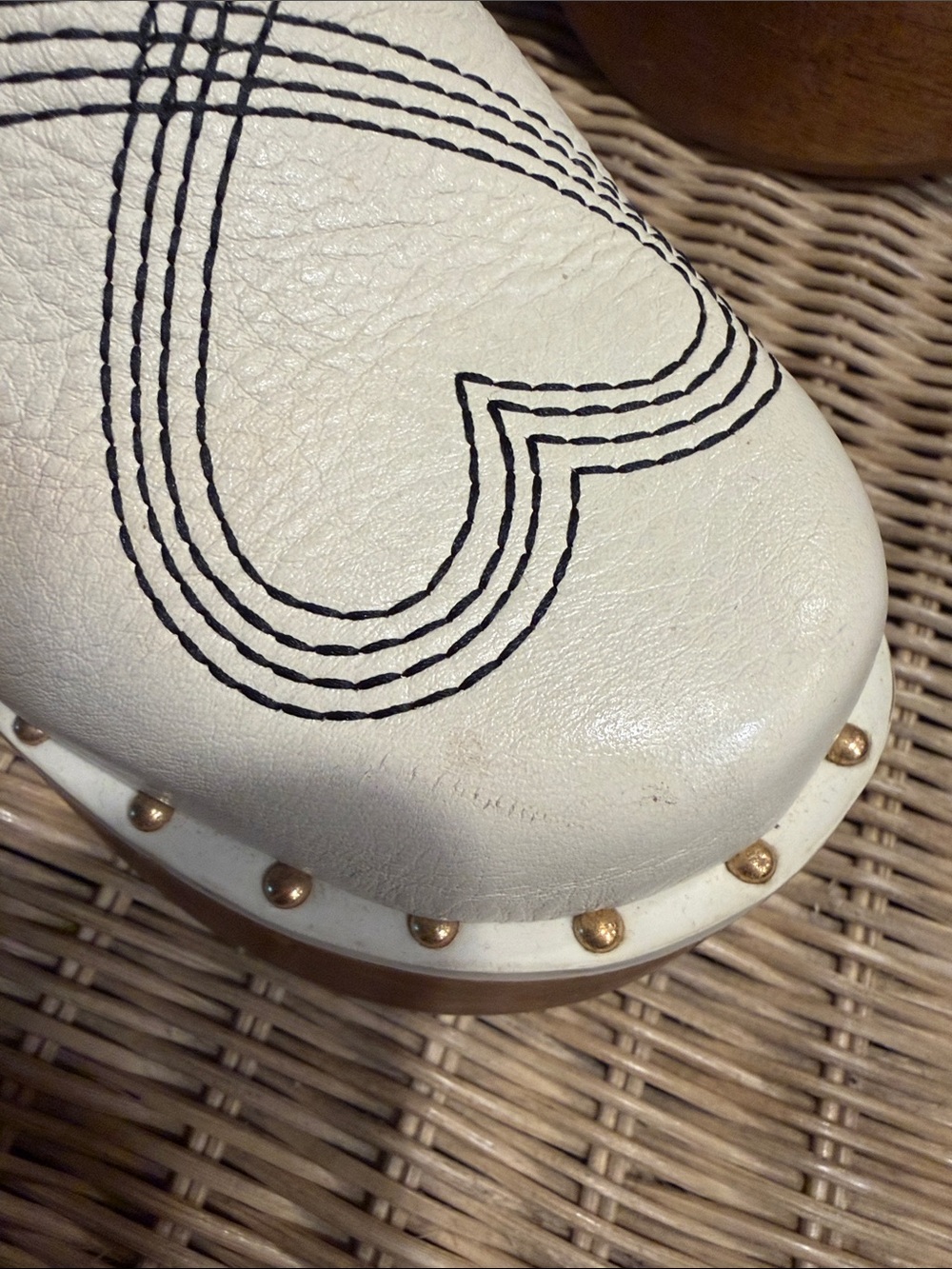 FARM Rio Cream Leather Studded Heart-Detail Clogs - Picture 3 of 7